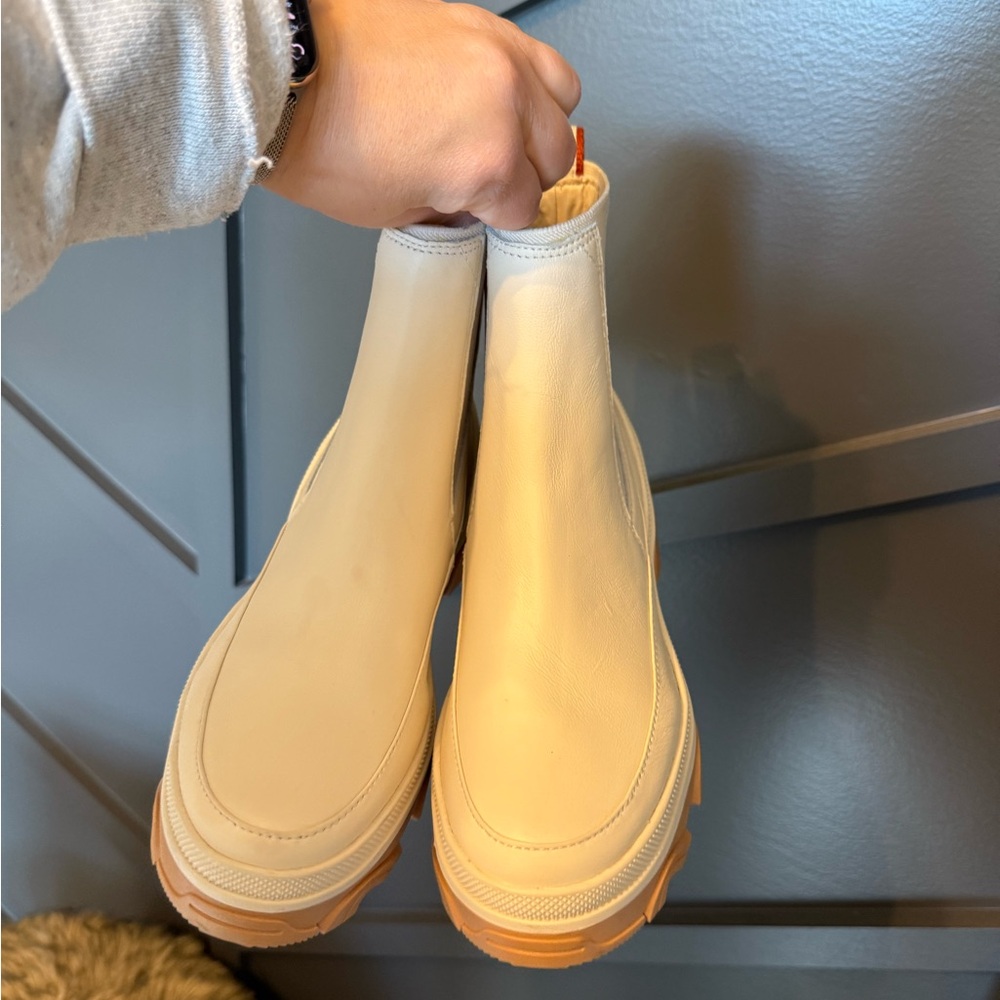 Sorel Cream Ankle Boots with Tan Soles - Picture 2 of 10